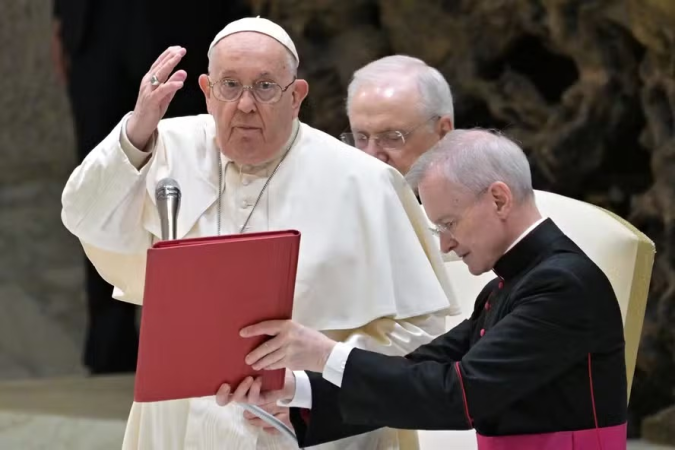 Papa Francisco tem noite tranquila e está descansa
